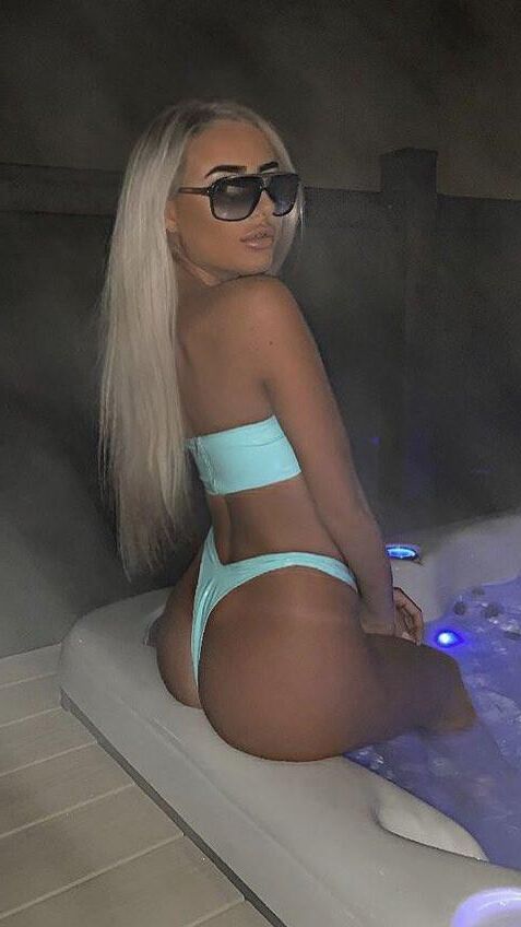British Chav Babe Amy 