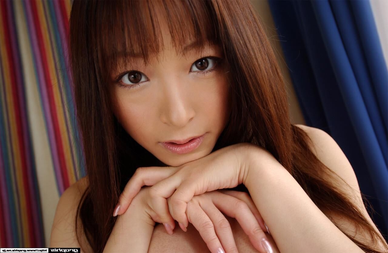 Emiru Momose Graphisgals Nr. Ruby Marmalade
