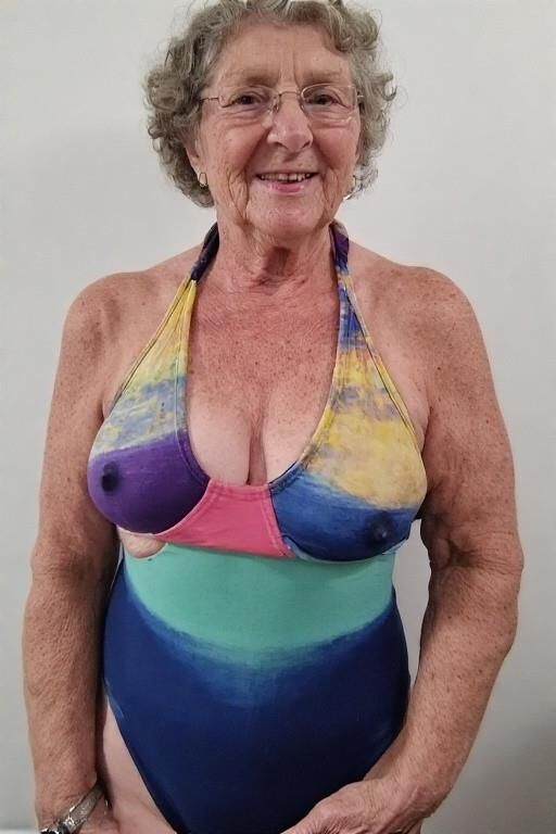 Grannies en maillots de bain