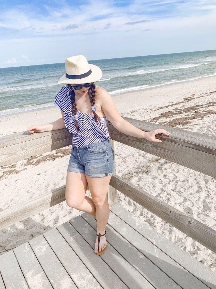 P interest In Beauty Young Wife Fashion Blogger