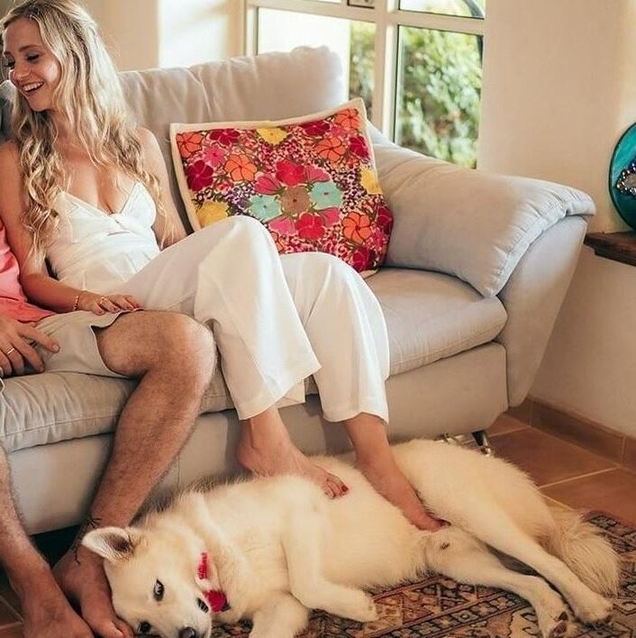 Mujeres sexys con perros
