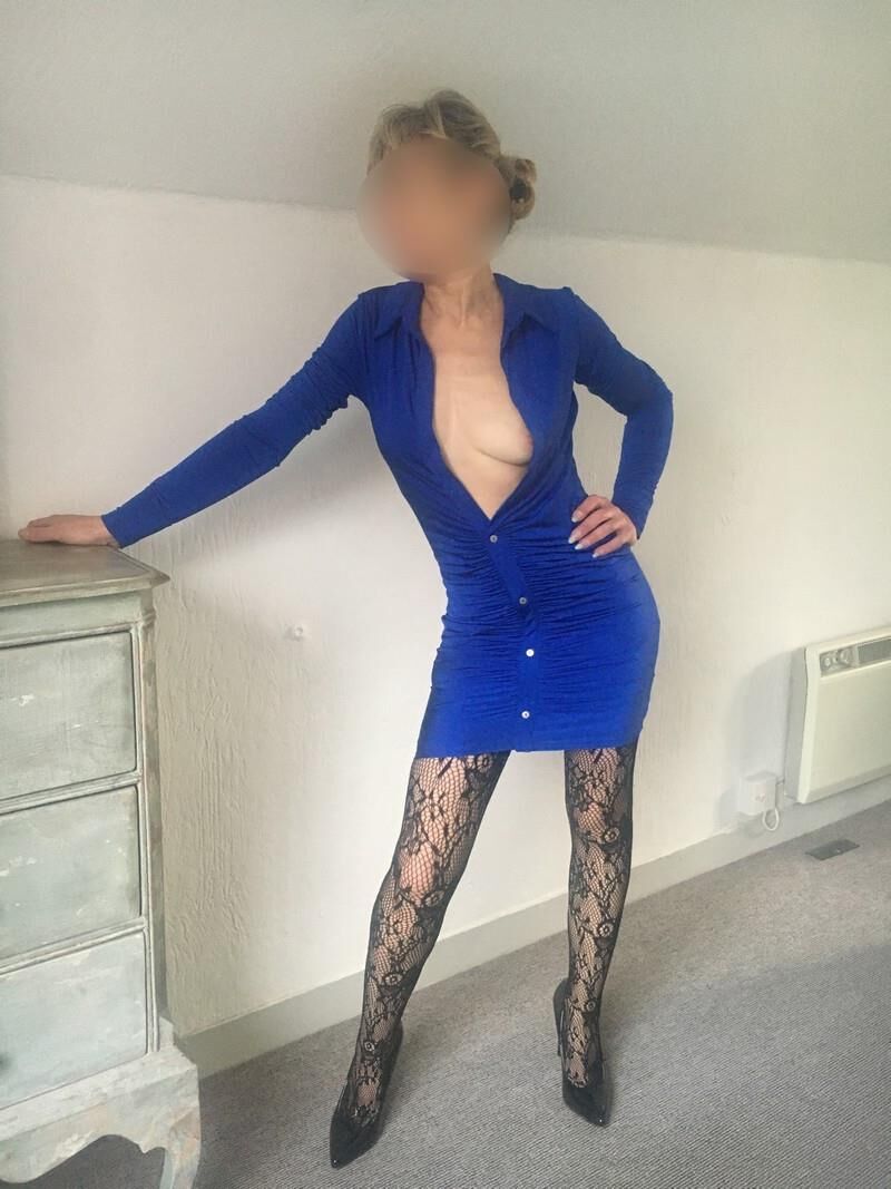 ma femme mature s\'offre a vos regards