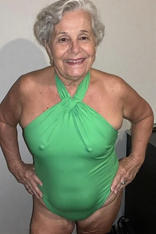 Grannies en maillots de bain