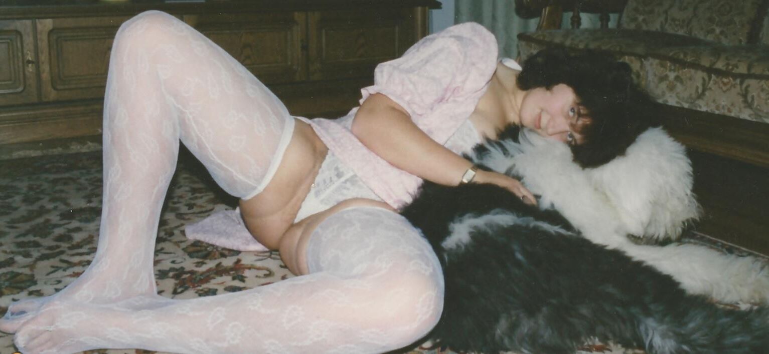 Mujeres sexys con perros