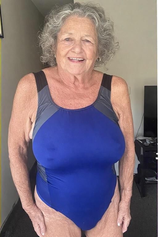 Grannies en maillots de bain