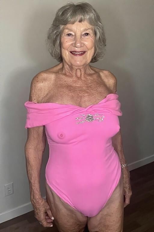 Grannies en maillots de bain
