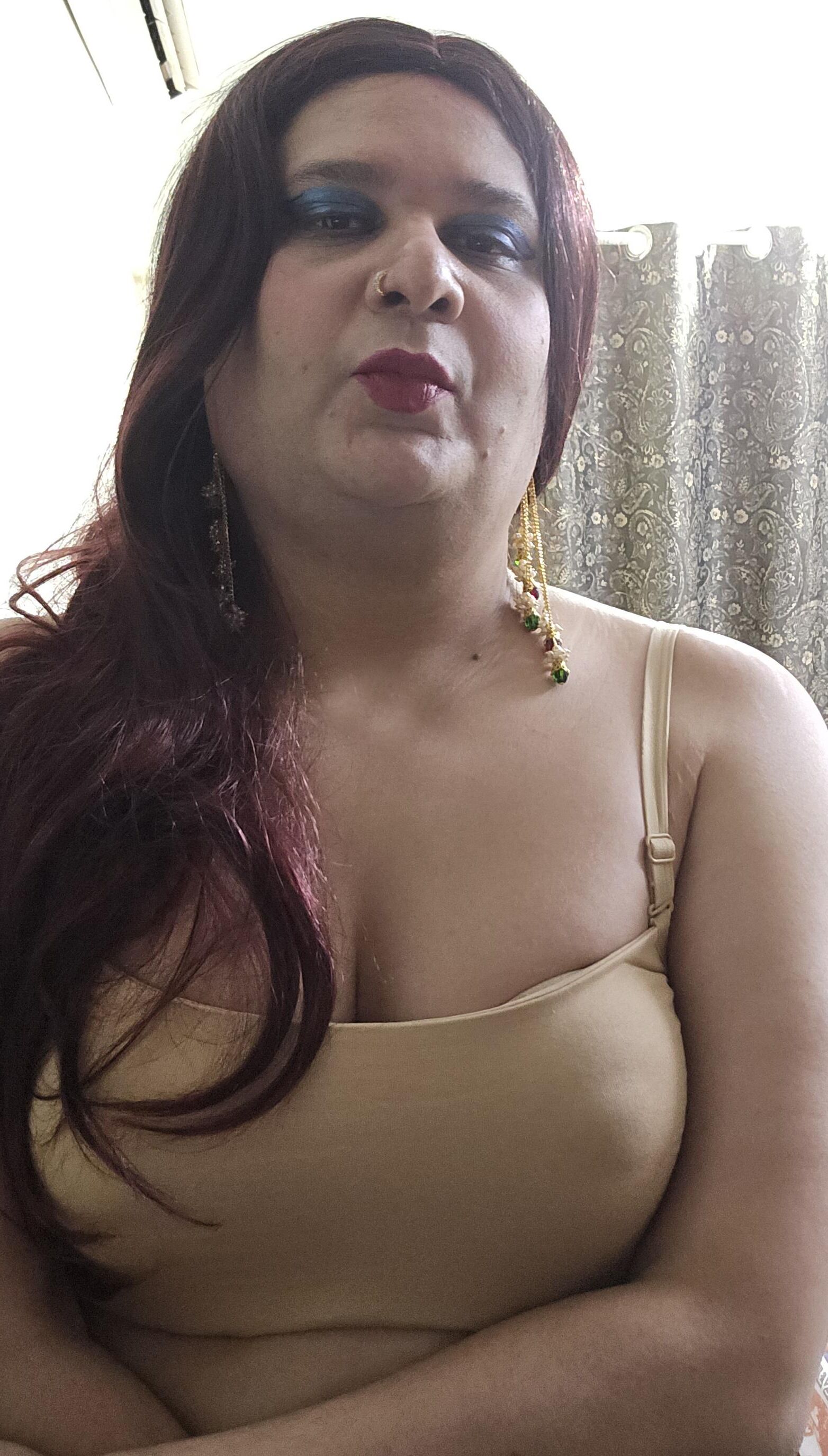Close de la Shemate Rouge Monica M