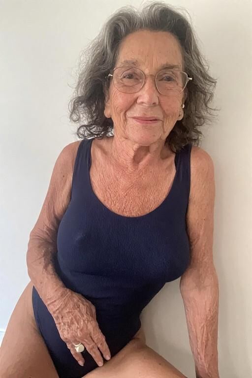 Grannies en maillots de bain