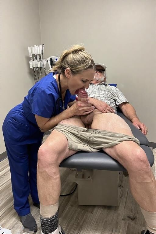 Infirmières avec des patients âgés