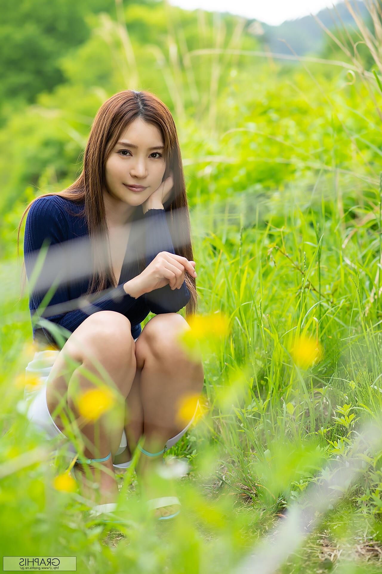 Aoi GraphisGals Allure
