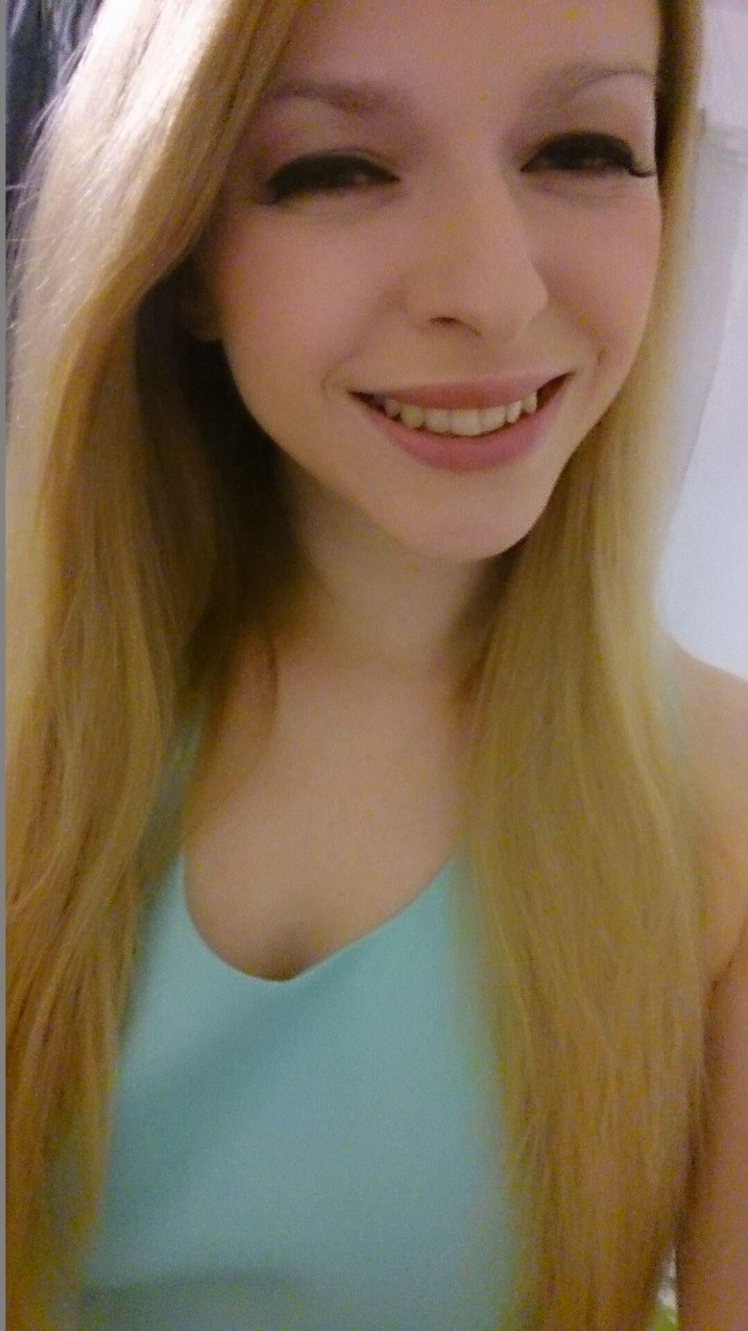 Sexy blond teen selfies