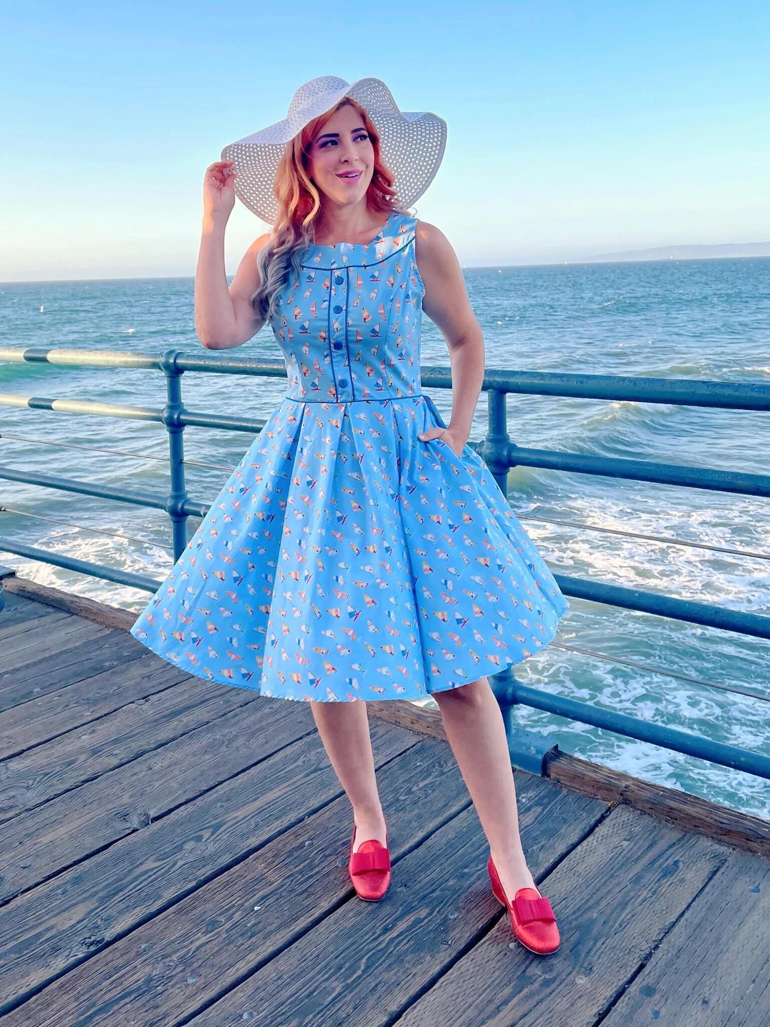 P interest In Beauty Retro Fashion Milf