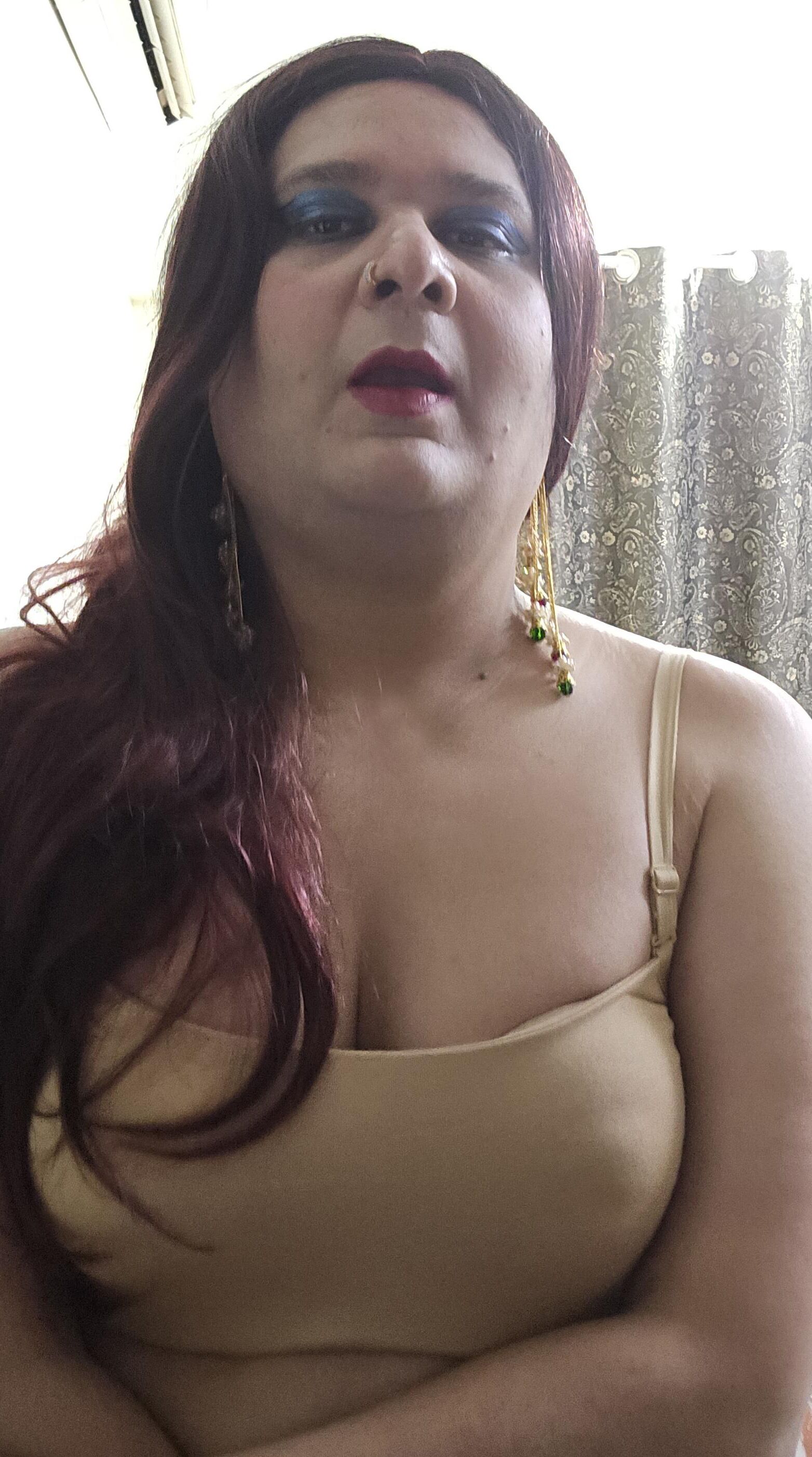 Close de la Shemate Rouge Monica M