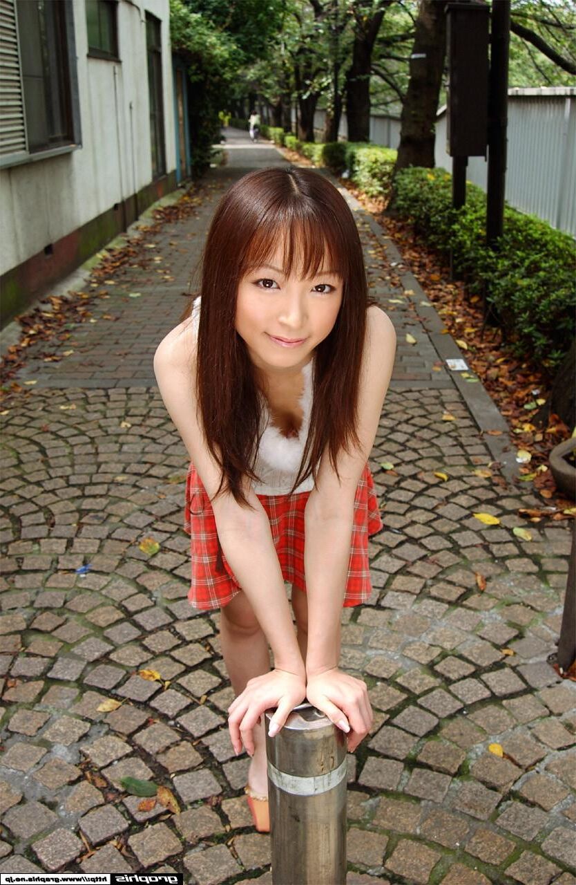 Emiru Momose Graphisgals Nr. Ruby Marmalade