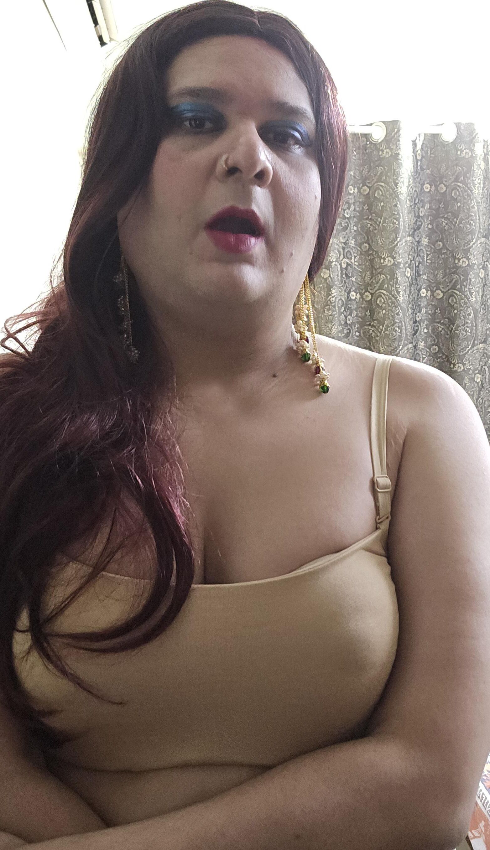 Close de la Shemate Rouge Monica M
