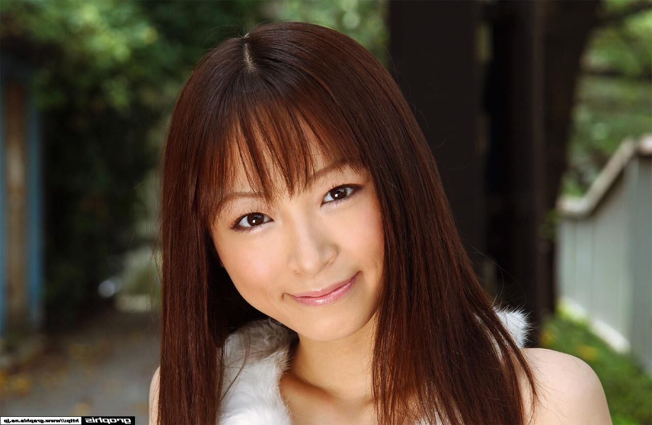 Emiru Momose Graphisgals Nr. Ruby Marmalade