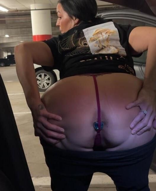 Buttholes xxxii