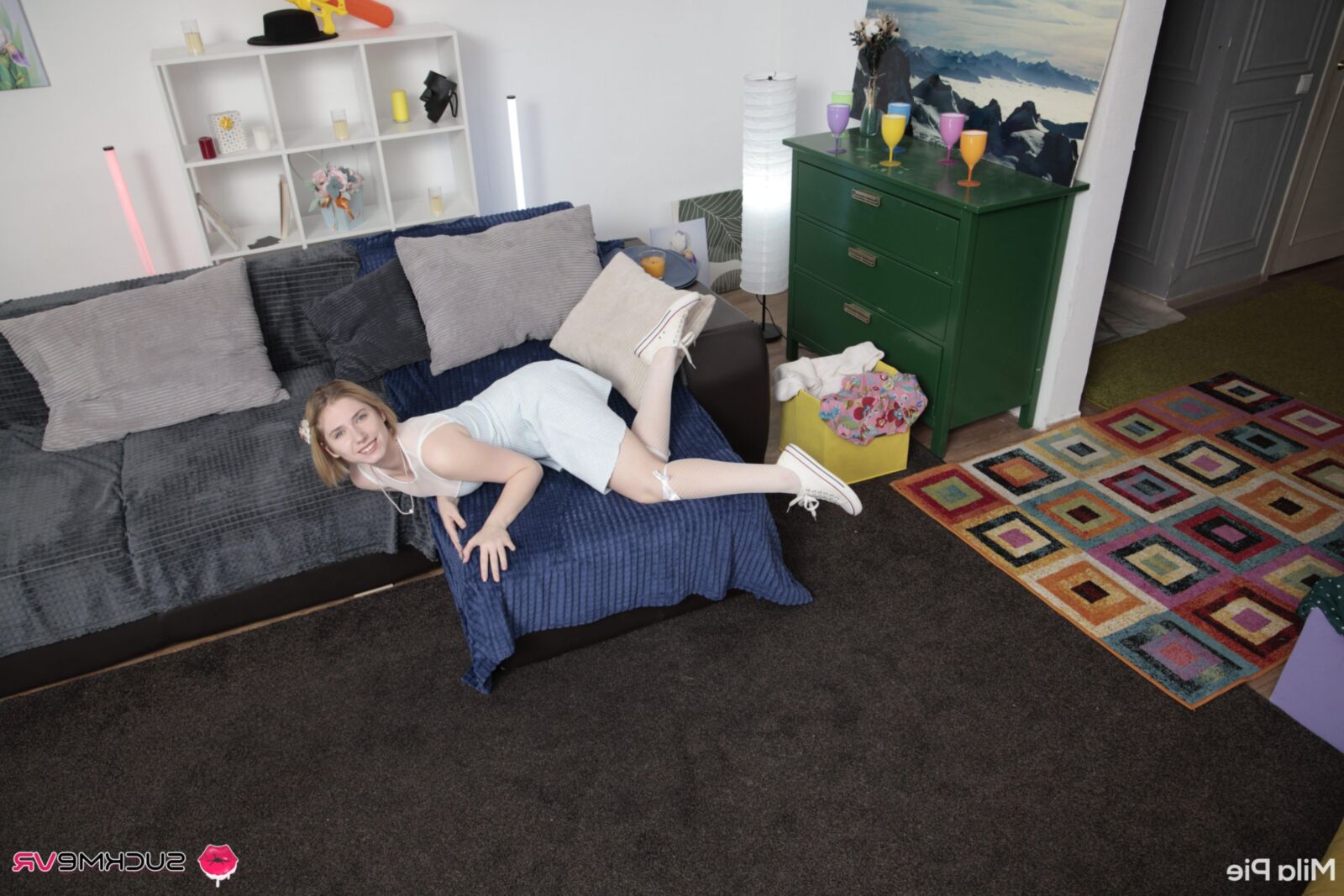 Mila Pie Yo profite d'une bite longue et épaisse dans sa première scène
