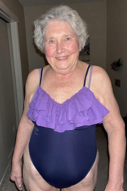 Grannies en maillots de bain