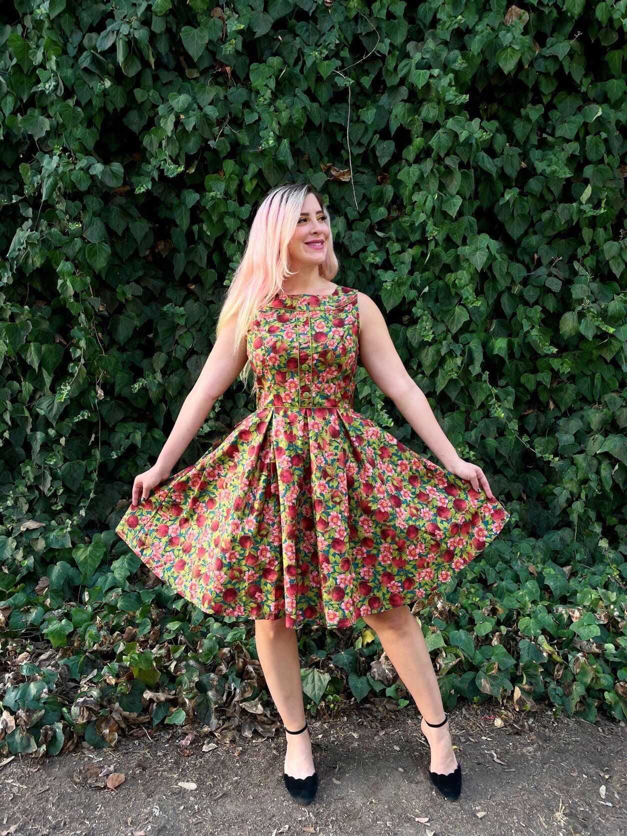 P interest In Beauty Retro Fashion Milf