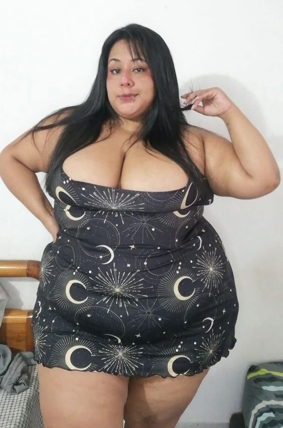Сексуальная мягкая латина BBW (нужен идентификатор)