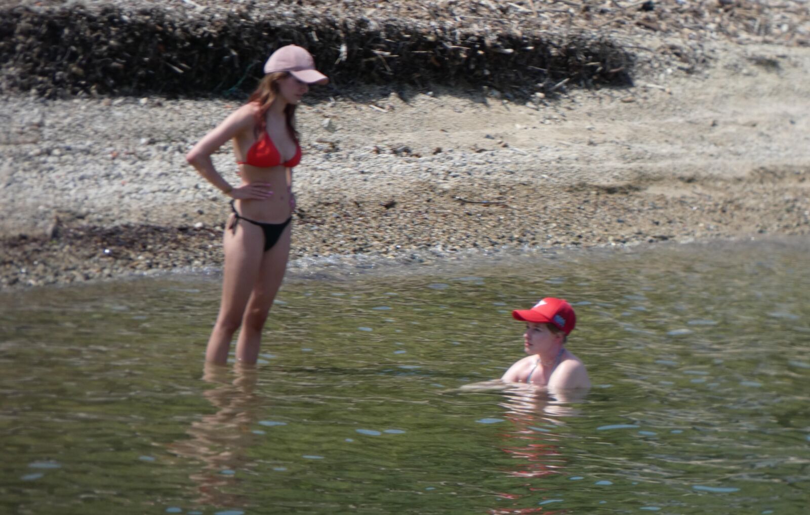 Chapeaux