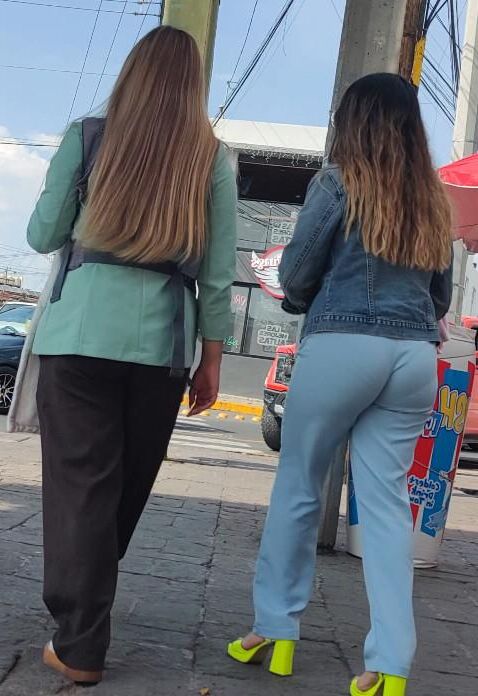 Patillas sinceras jeans y pantalones apretados