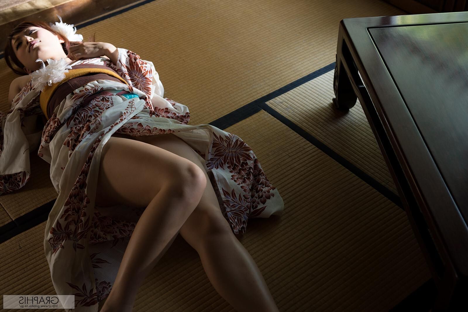 Harumi Tachibana Graphisgals No. Nos levantamos