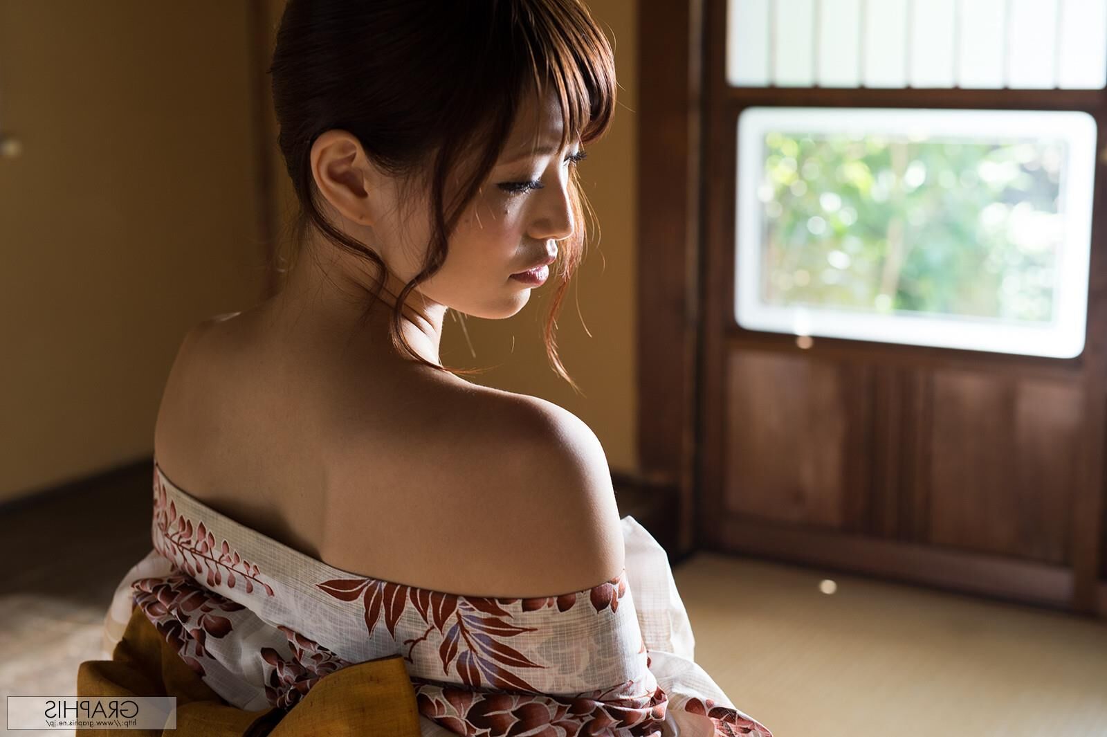 Harumi Tachibana Graphisgals No. Nos levantamos
