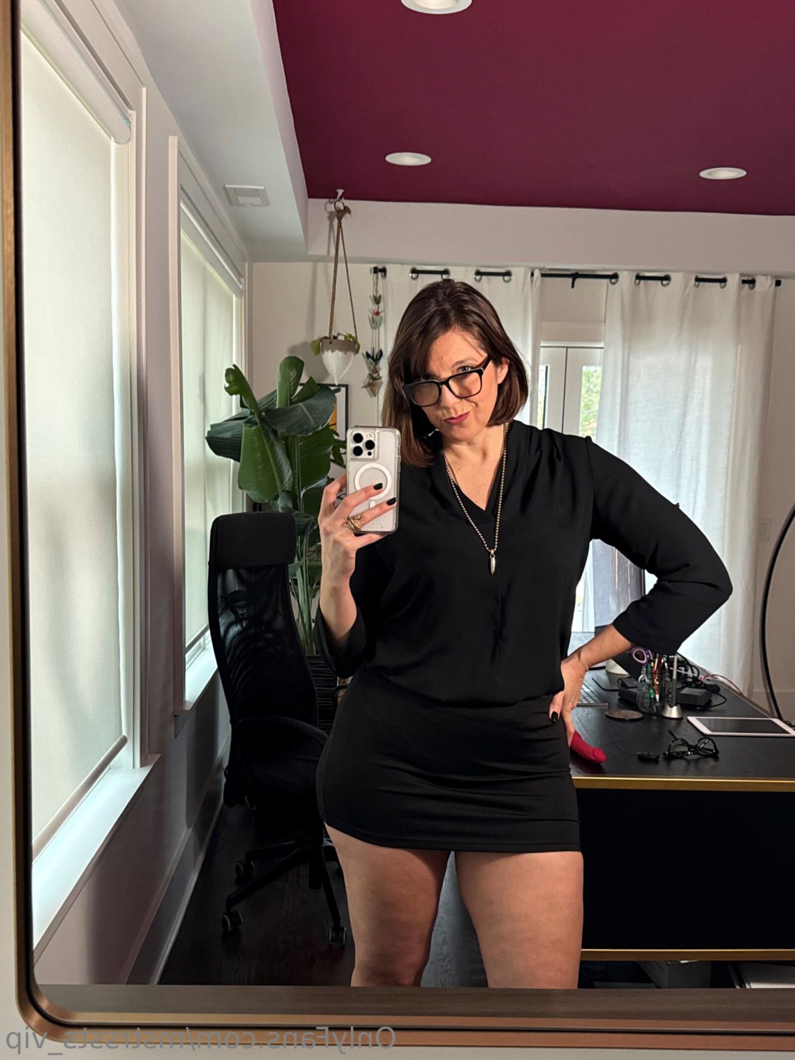 ミストレスビッグバットビッグおっぱいは、メガネが混ざったゴージャスな熟女