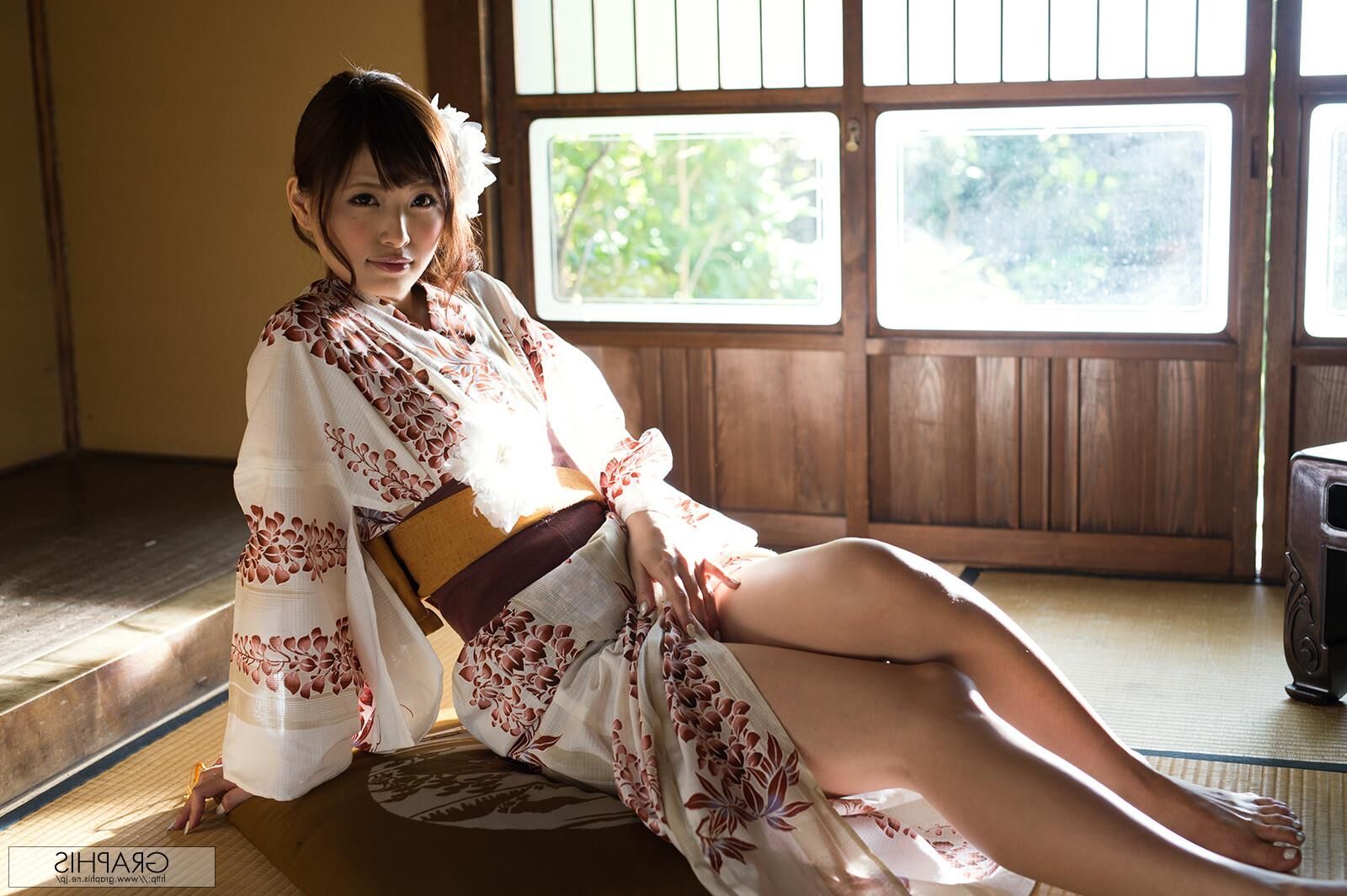Harumi Tachibana Graphisgals No. Nos levantamos