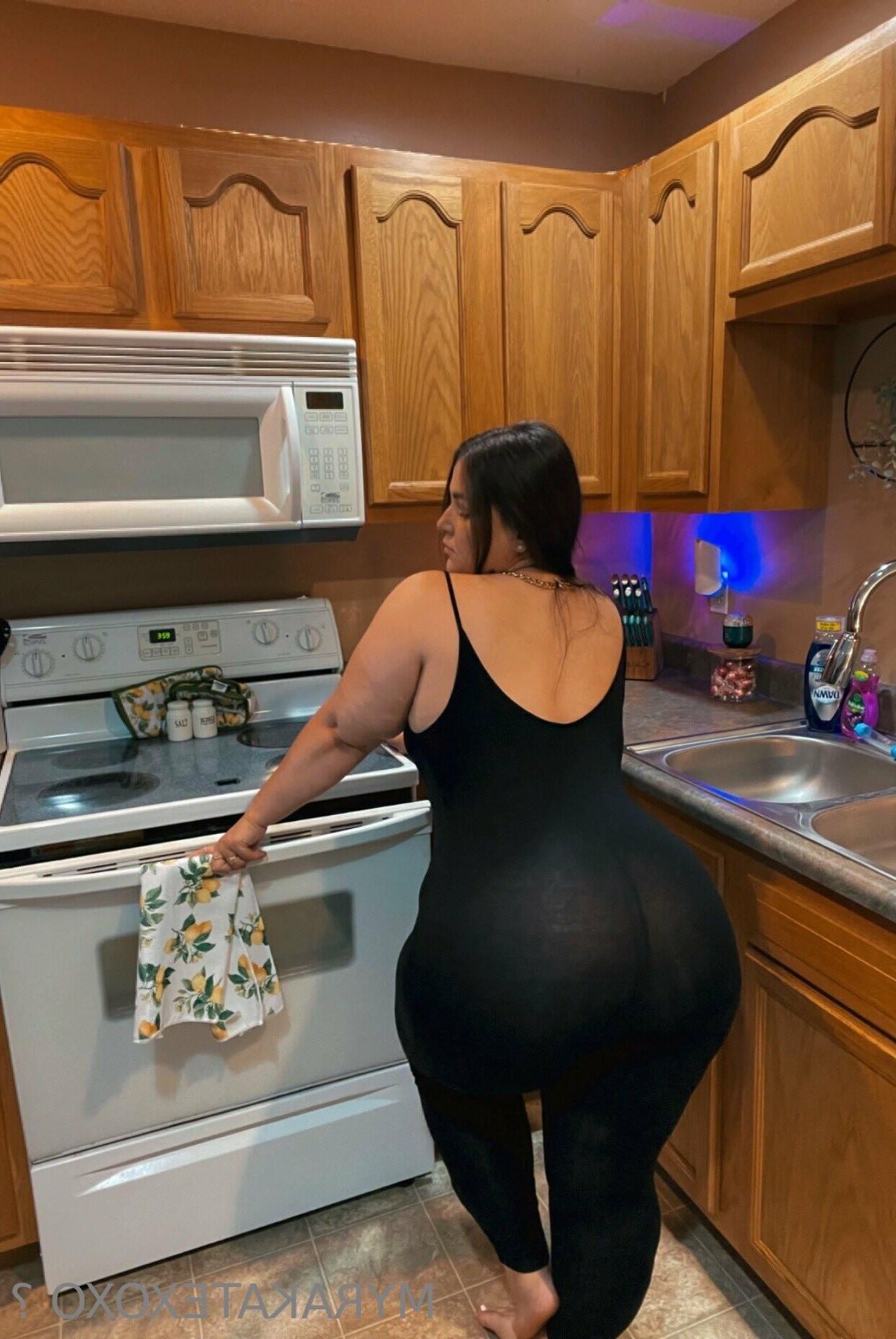 マイラ巨大なお尻の大きなおっぱいラティーナbbwブルネットガールミックスホットショット