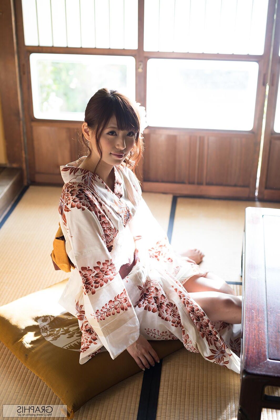Harumi Tachibana Graphisgals No. Nos levantamos