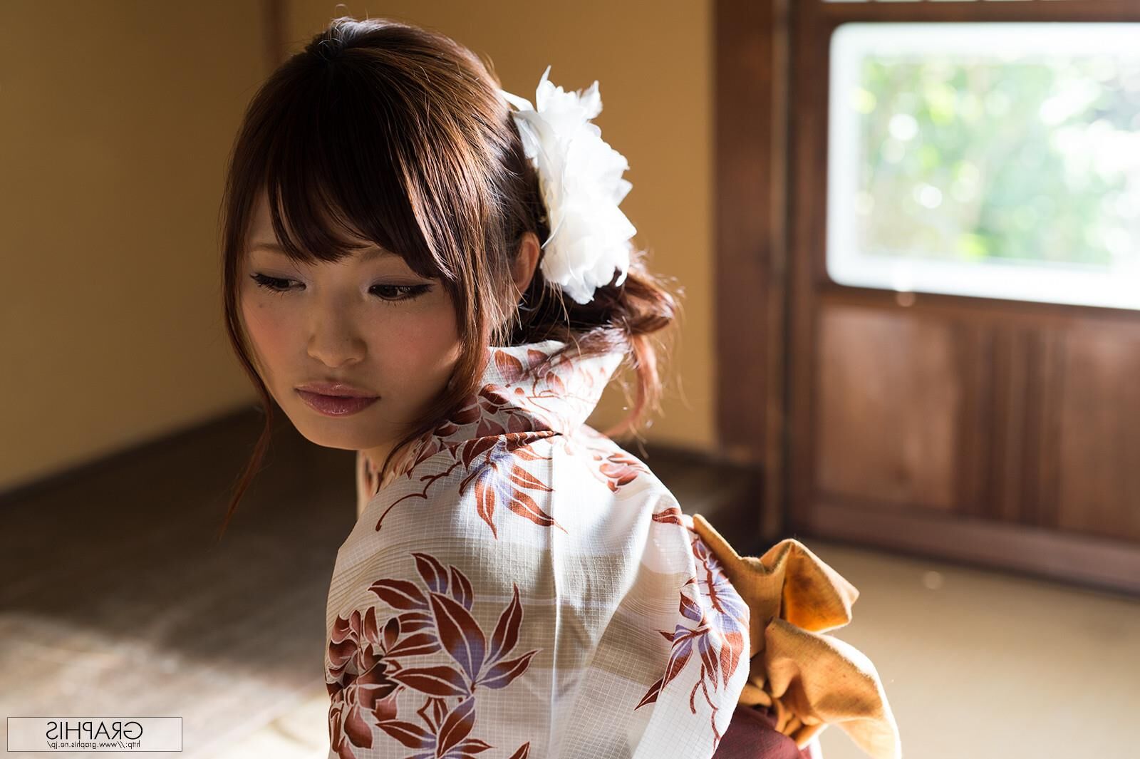 Harumi Tachibana Graphisgals No. Nos levantamos