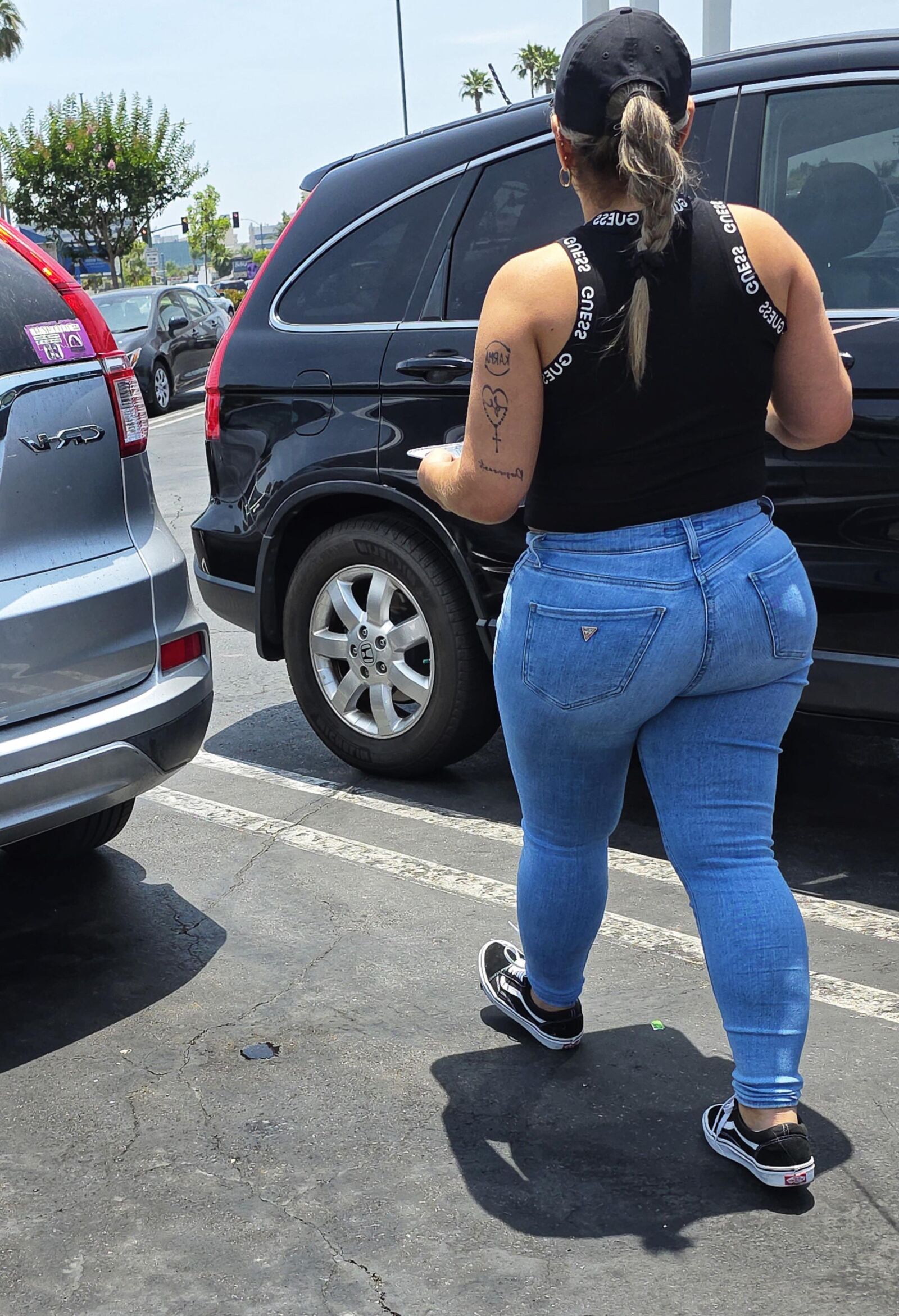 Latina Milf With Juicy Ass