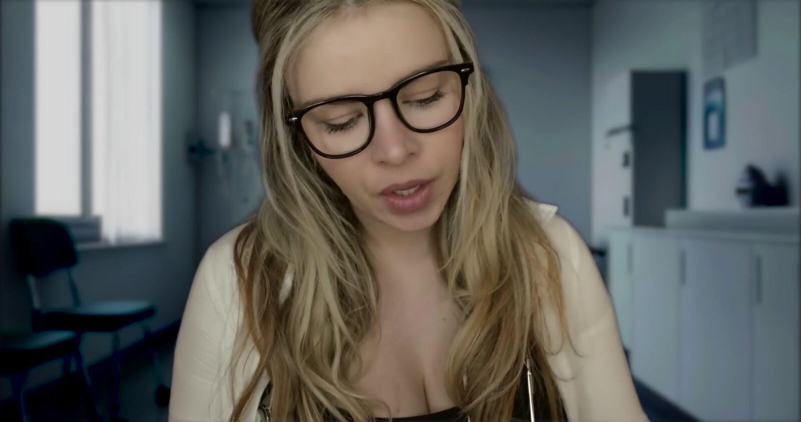 Murmurones escoceses ASMR Medical Examen