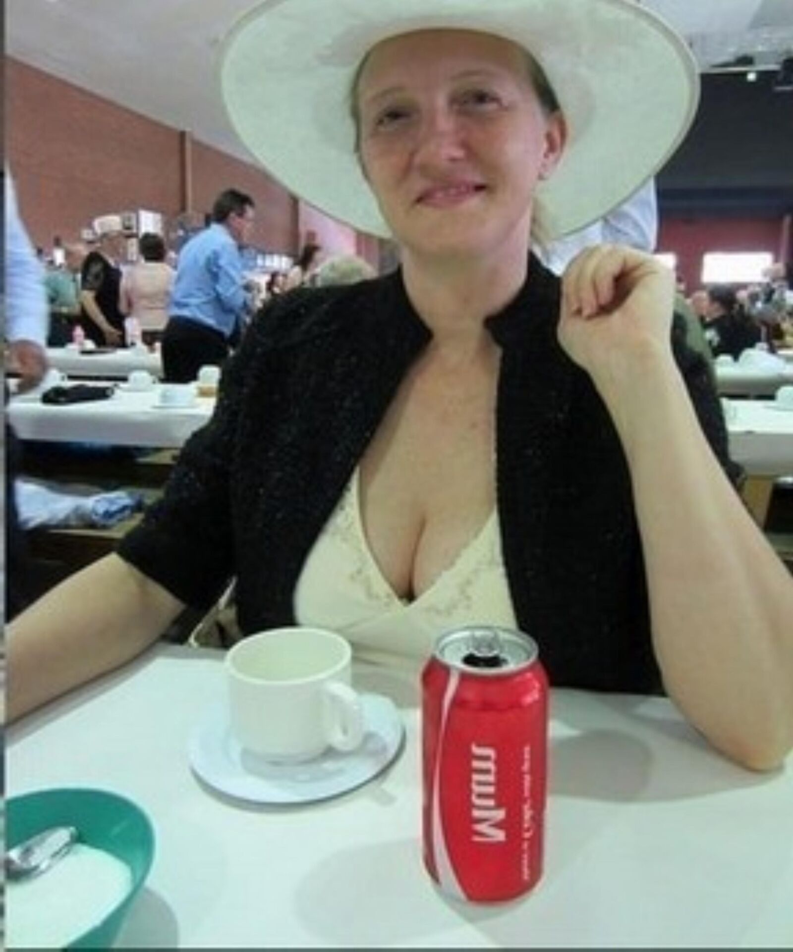 Quién es ella