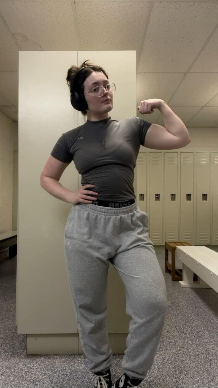 Young Fit Pawg Modeblogger