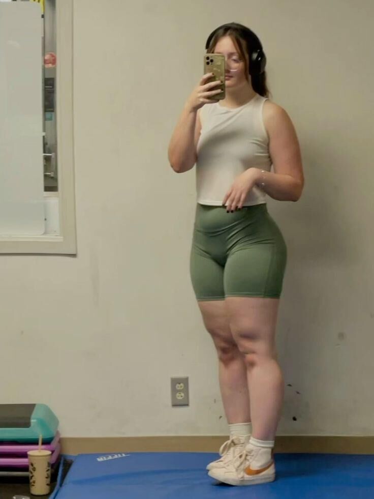 Young Fit Pawg Modeblogger
