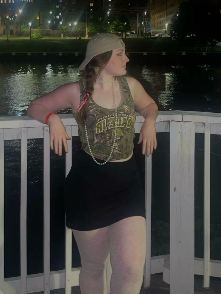 Young Fit Pawg Modeblogger