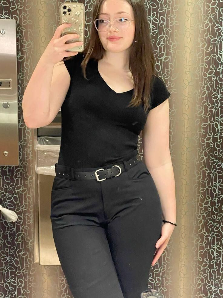 Young Fit Pawg Modeblogger
