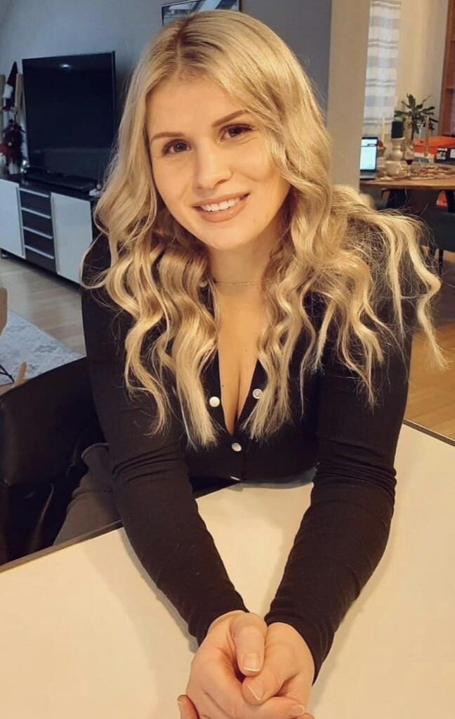 BEUTIFULL CRATIAN PLAYIS JANA FETT
