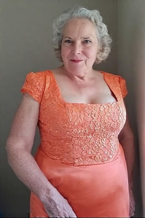 Algo sobre un vestido de seda vintage ...