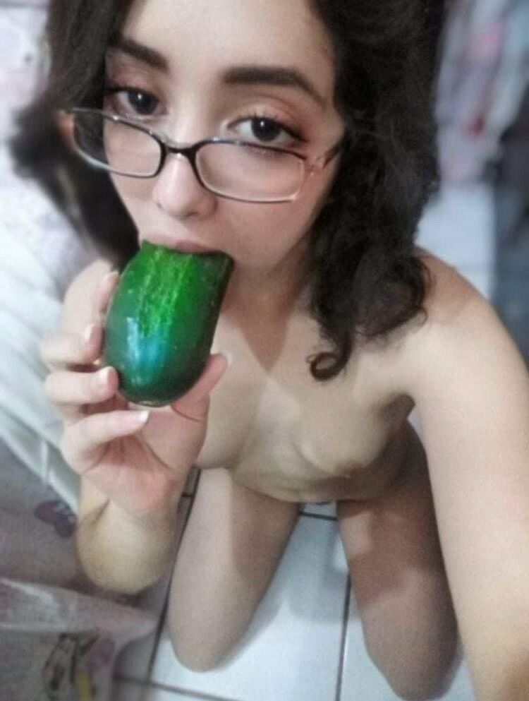 Симпатичная латина GF - застенчивая шлюха