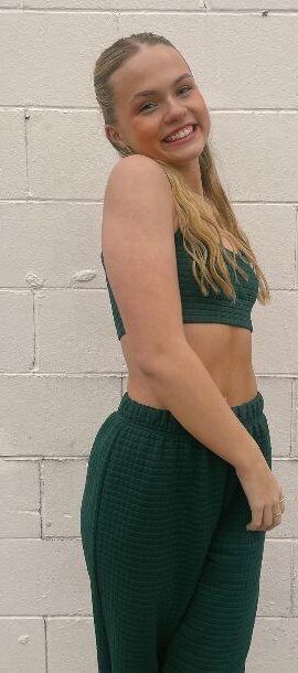 Sexy blonde slut