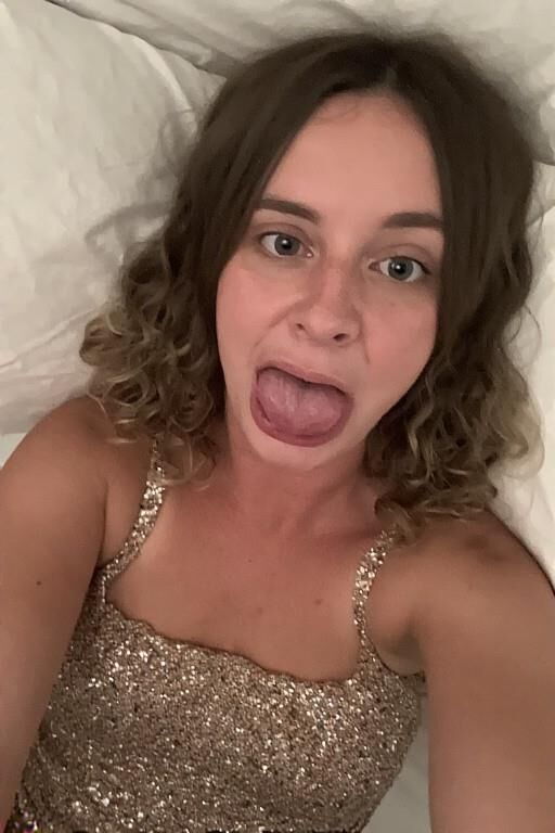 Chicas incómodas después del baile de graduación