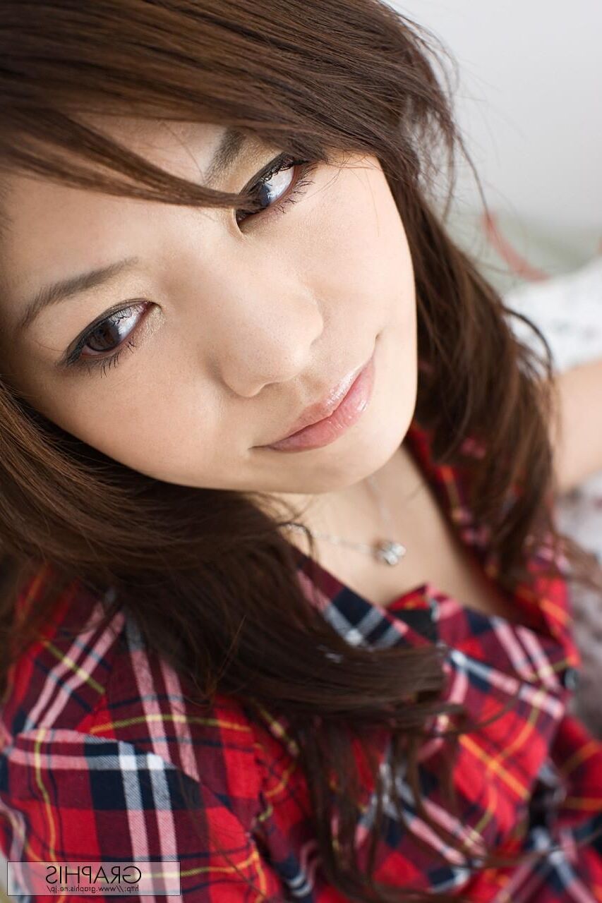 Momoka Matsushita Graphisgals No. Peach Buttocks