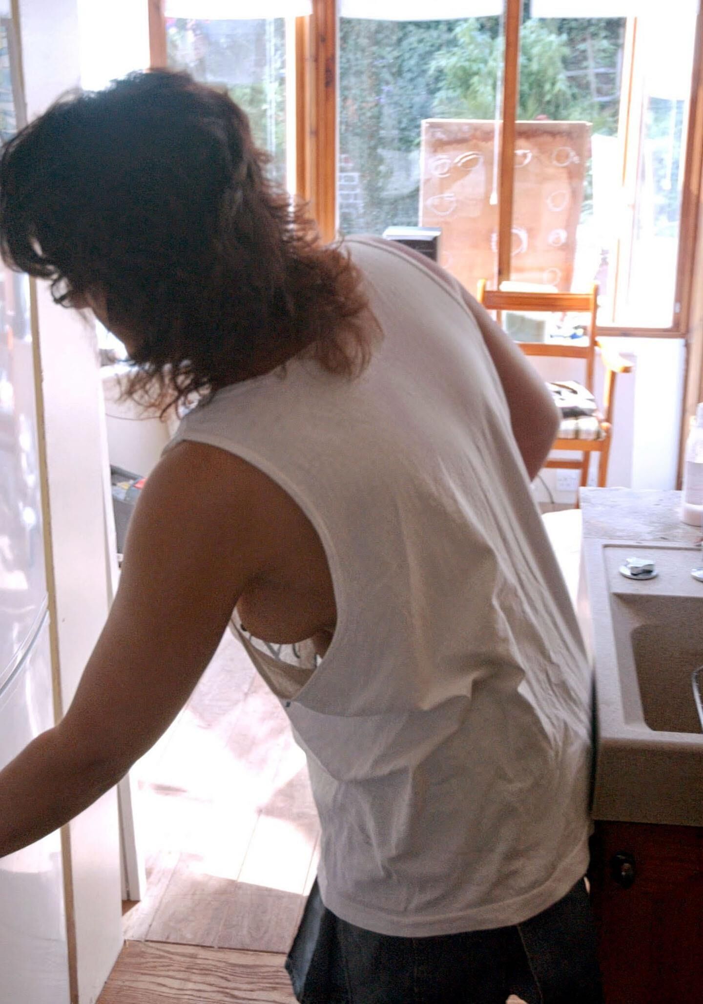 Cocinar el desayuno para los chicos.