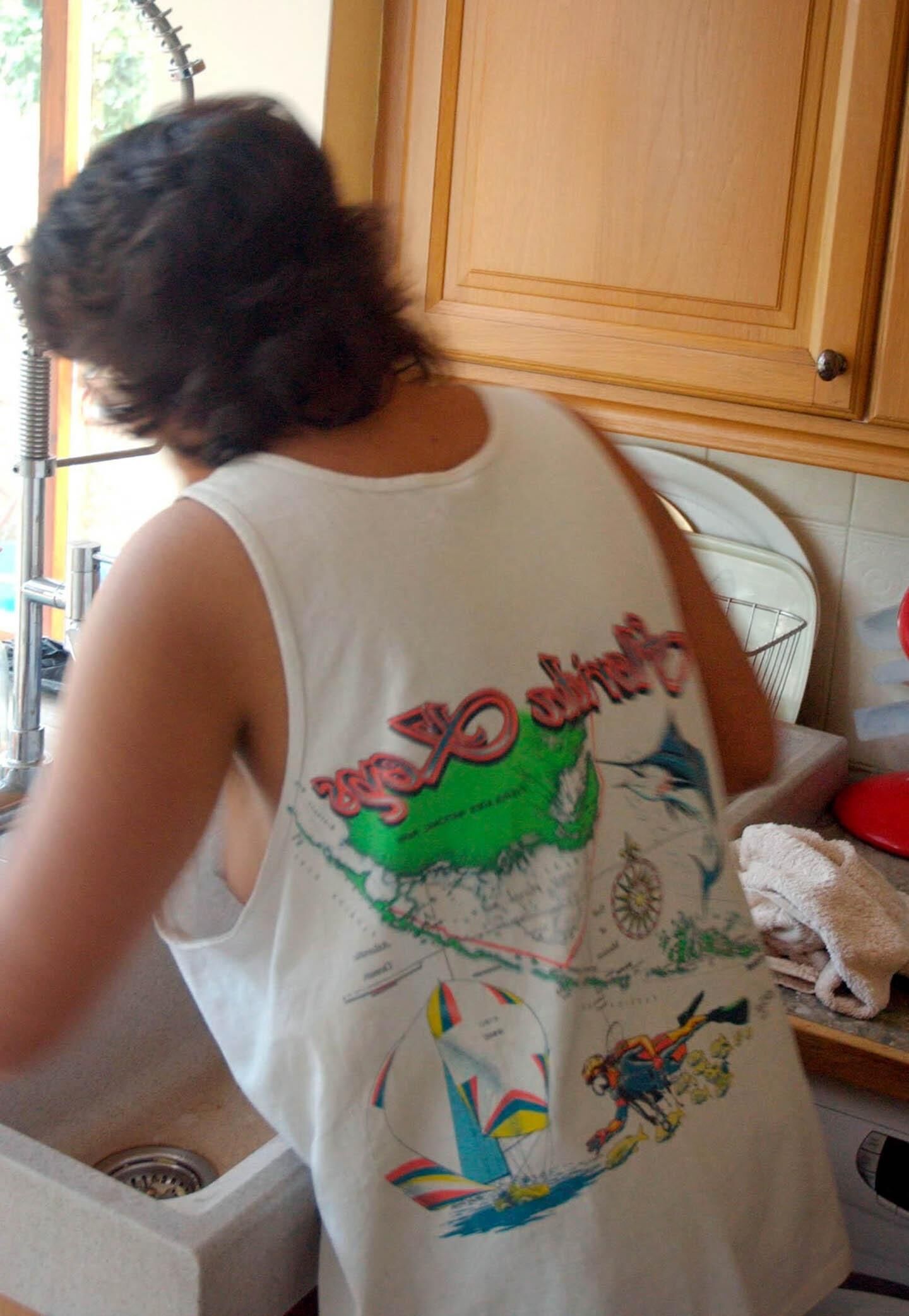 Cocinar el desayuno para los chicos.