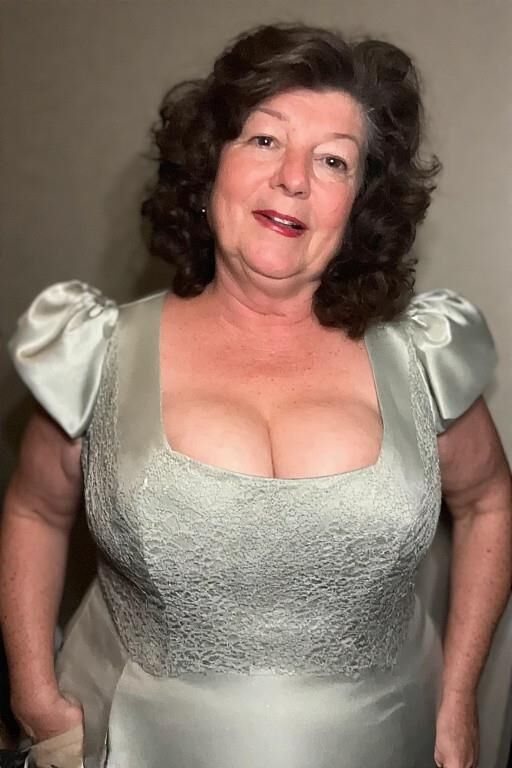 Algo sobre un vestido de seda vintage ...